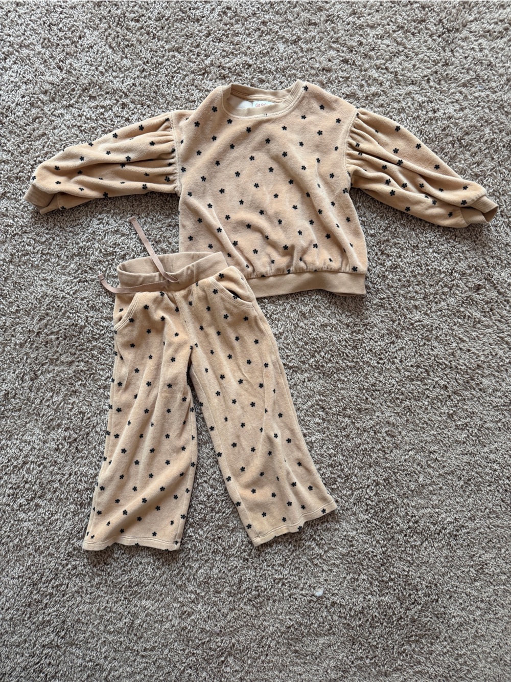 Cat & Jack Girls Beige Star Print Lounge Set - Cozy Two-Piece Bottoms
